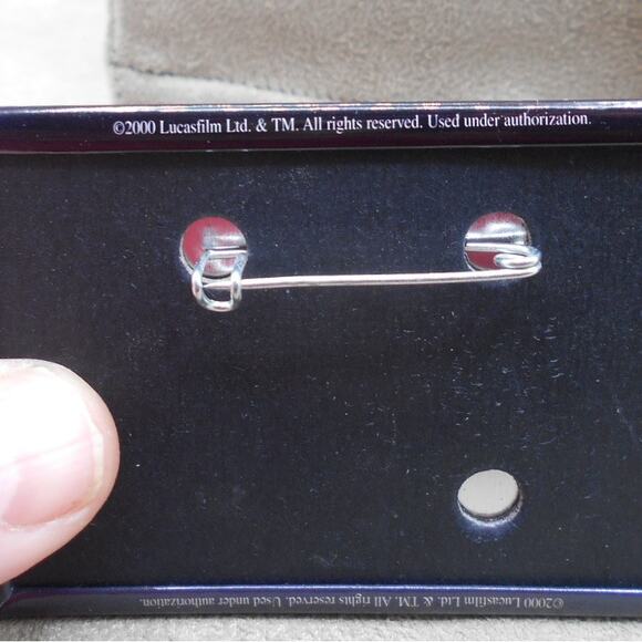Vintage 2000 Star Wars I The Phantom Menace VHS Promo Pin Button - Picture 4 of 4